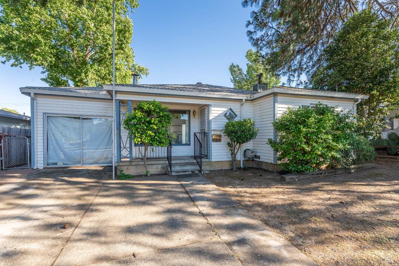 605 Jones Street - Photo 1