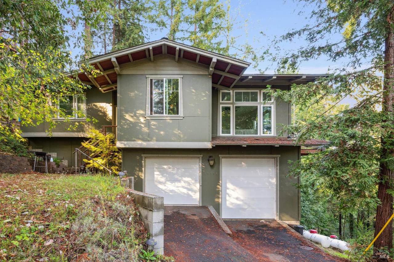 17506 Summit Avenue - Photo 1