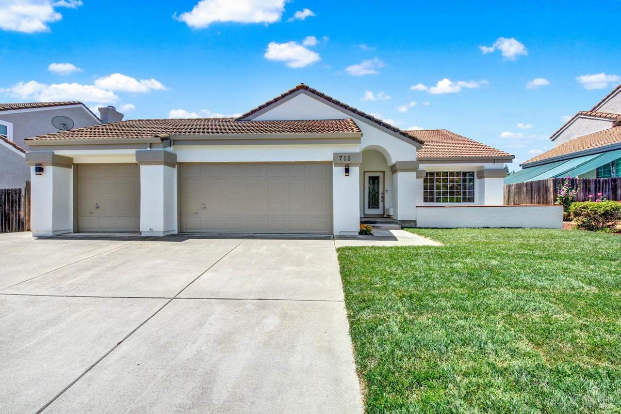 712 Bundoran Way - Photo 1