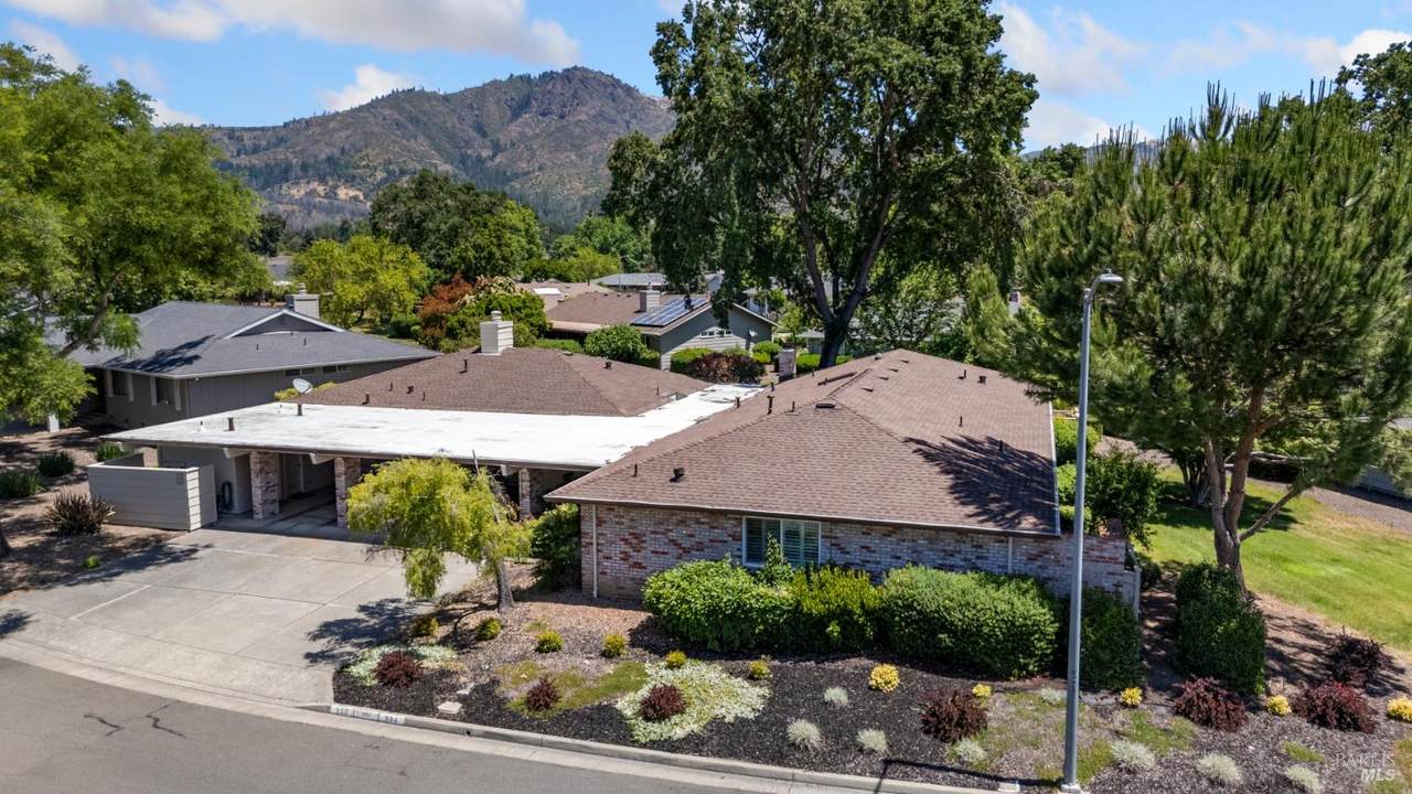 334 Twin Lakes Drive - Photo 1