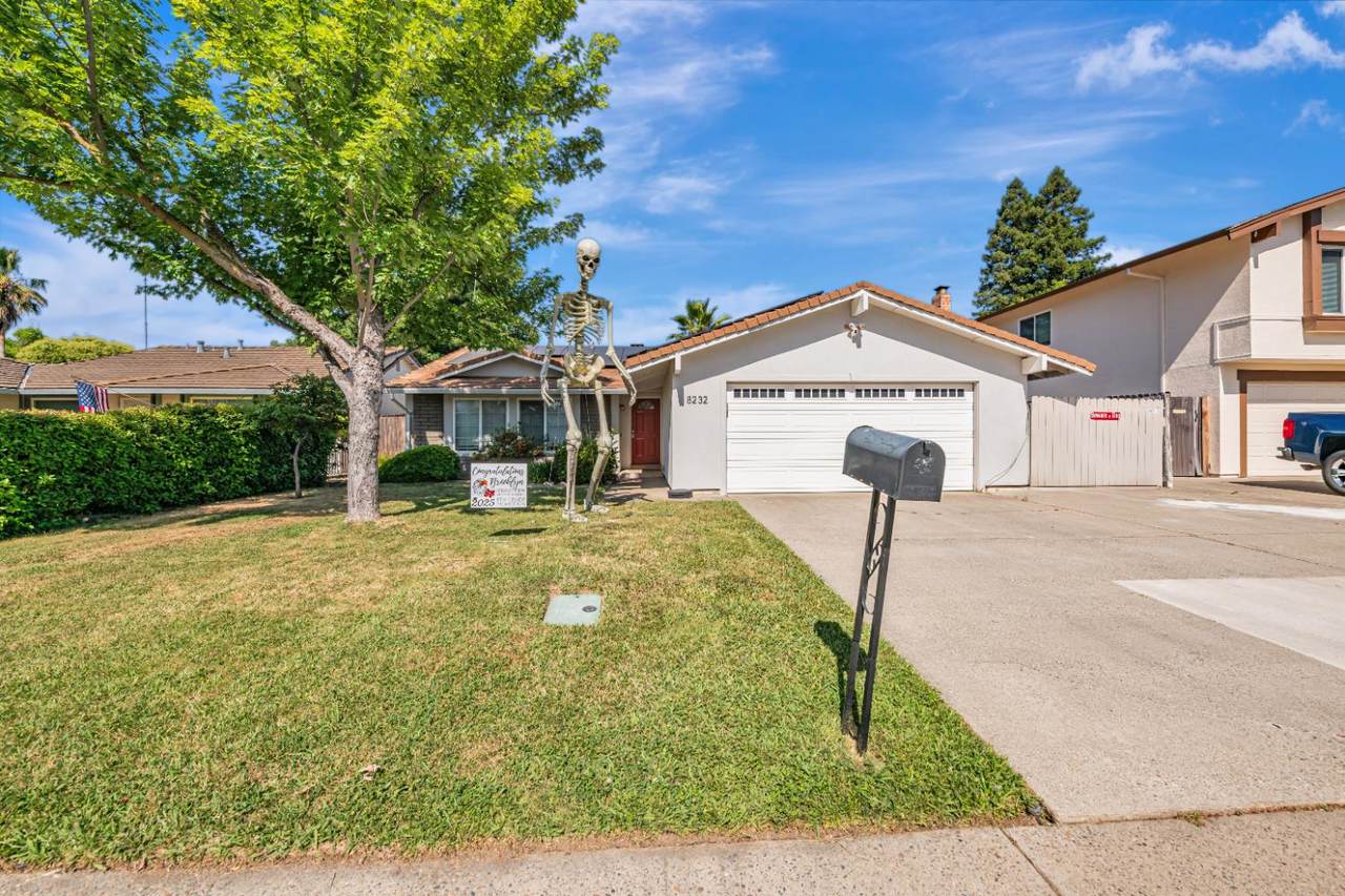 8232 Garry Oak Drive - Photo 1