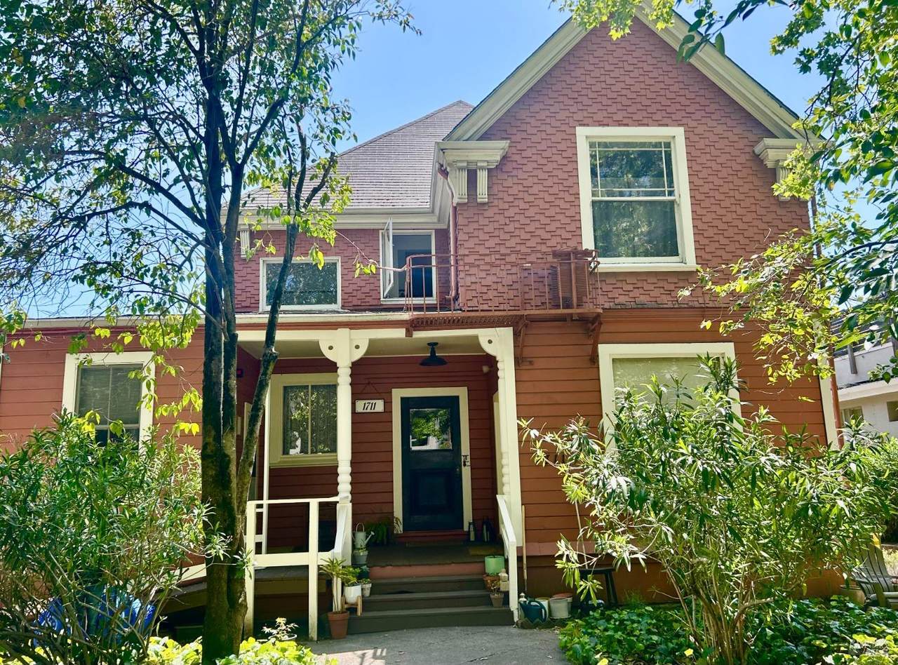 1711 5 Th Avenue - Photo 1