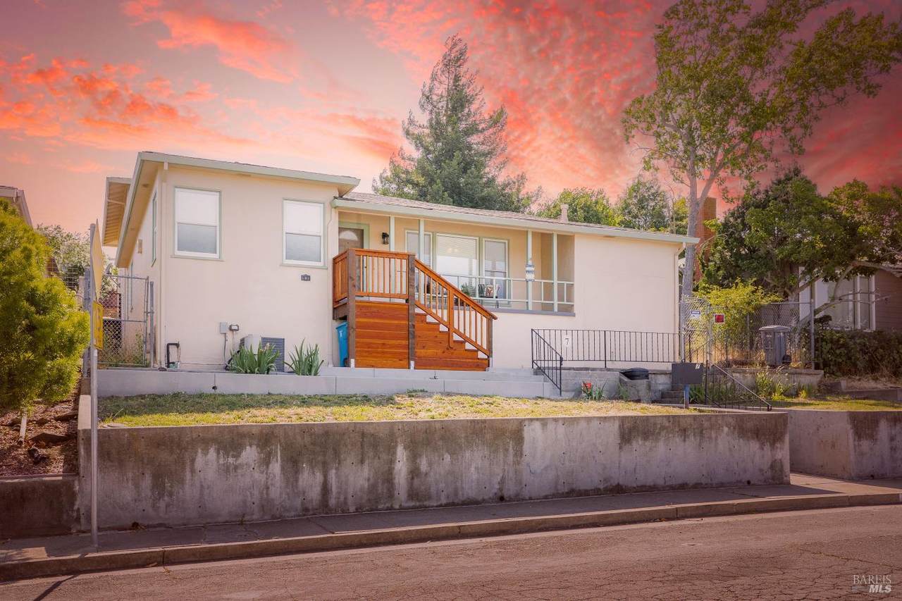 7 Fairview Avenue - Photo 1