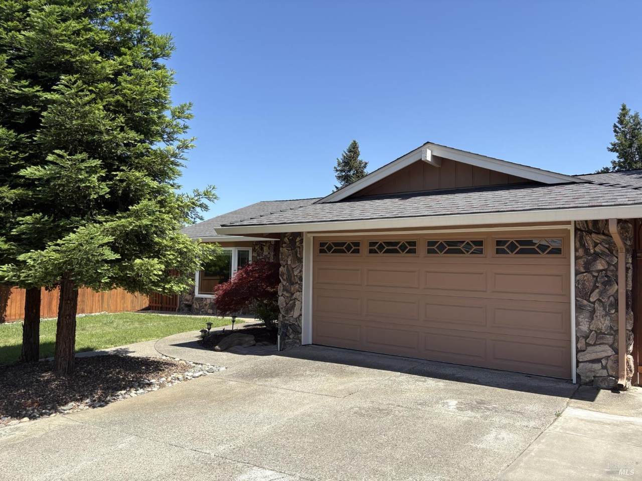 480 Sandstone Drive - Photo 1