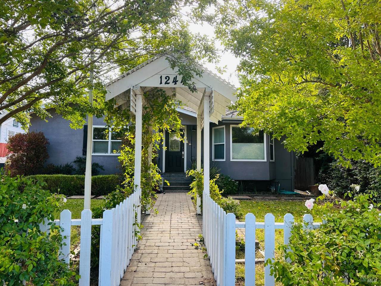 1244 East Avenue - Photo 1