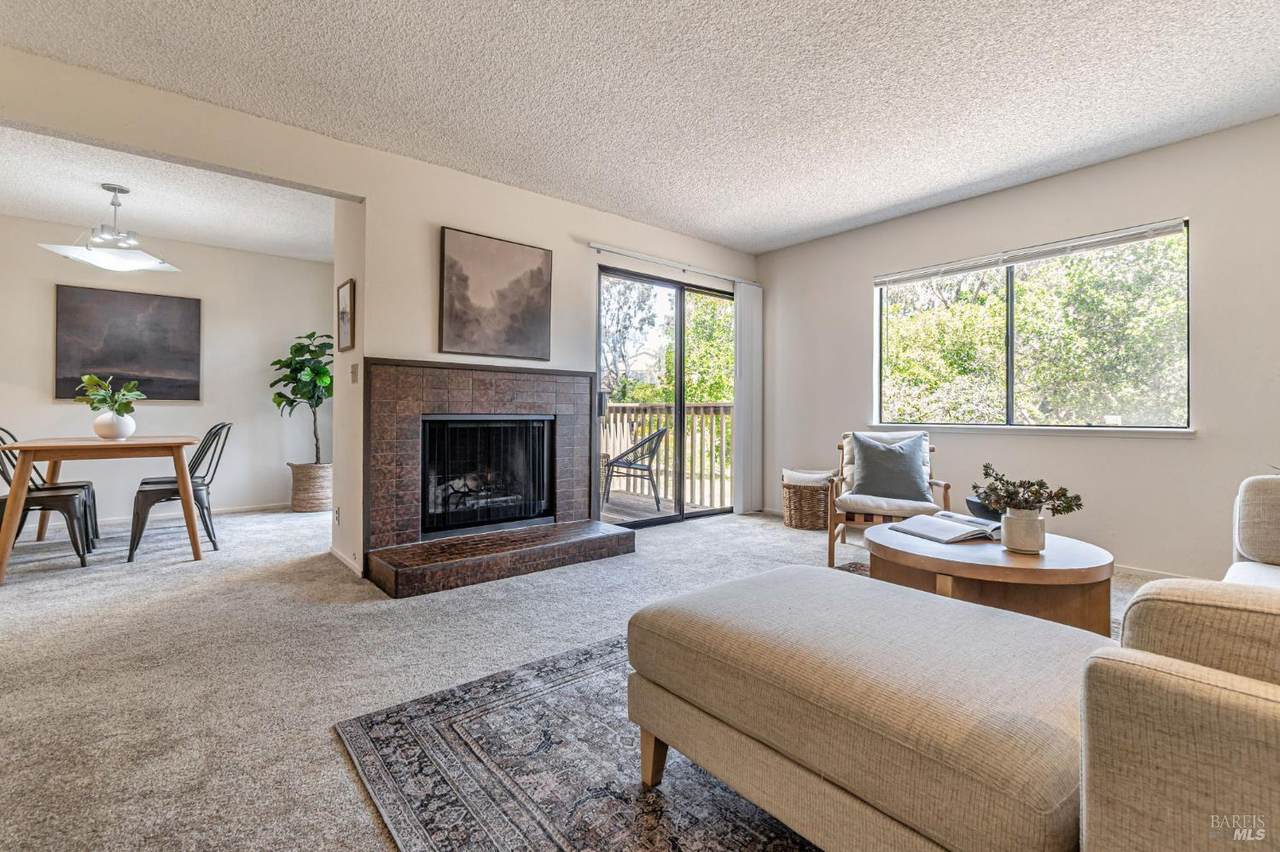 7 Byron Circle - Photo 1