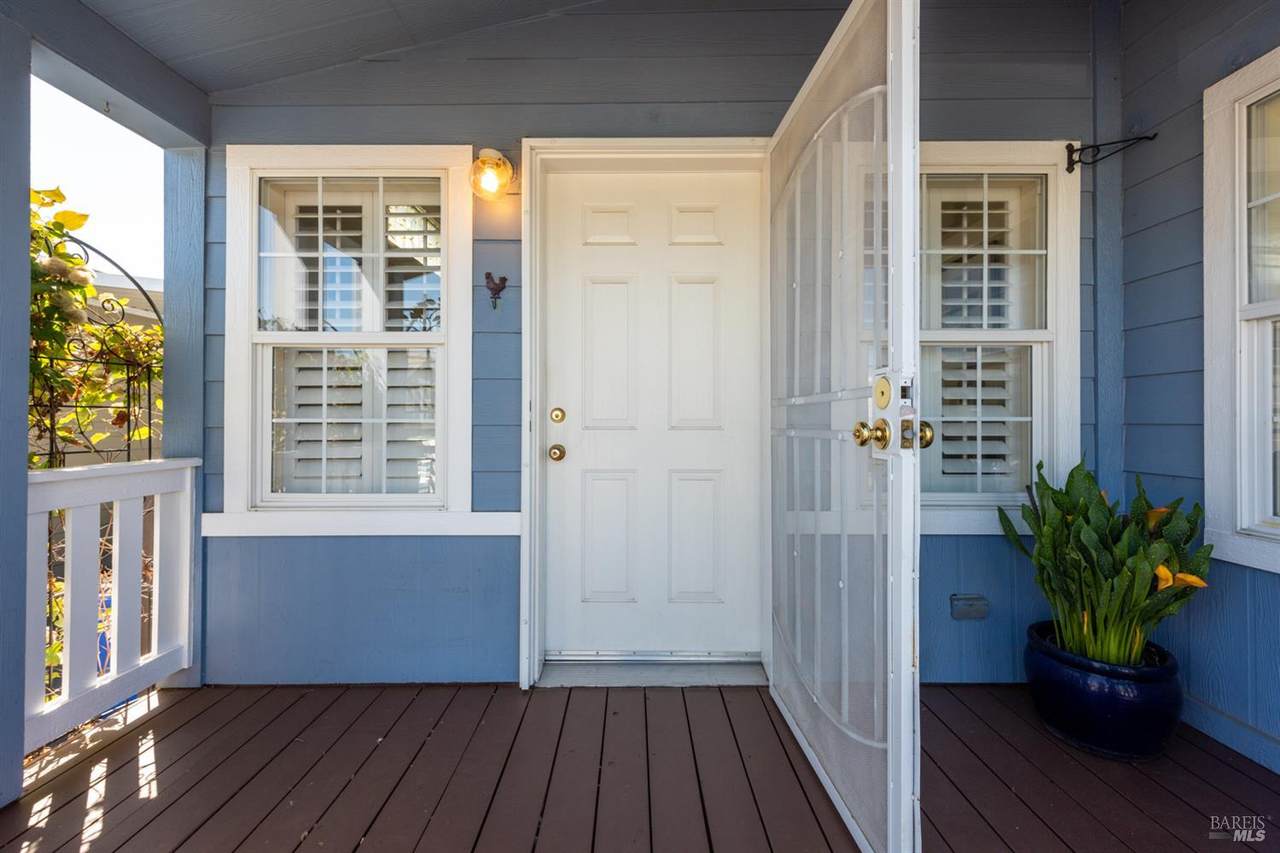315 Mark Way - Photo 1