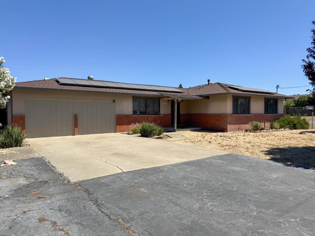 5025 El Paraiso Avenue - Photo 1
