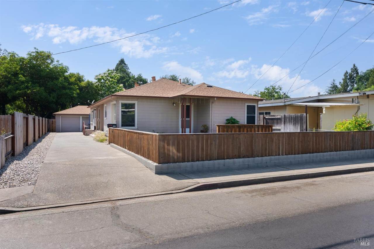 1637 Orchard Street - Photo 1