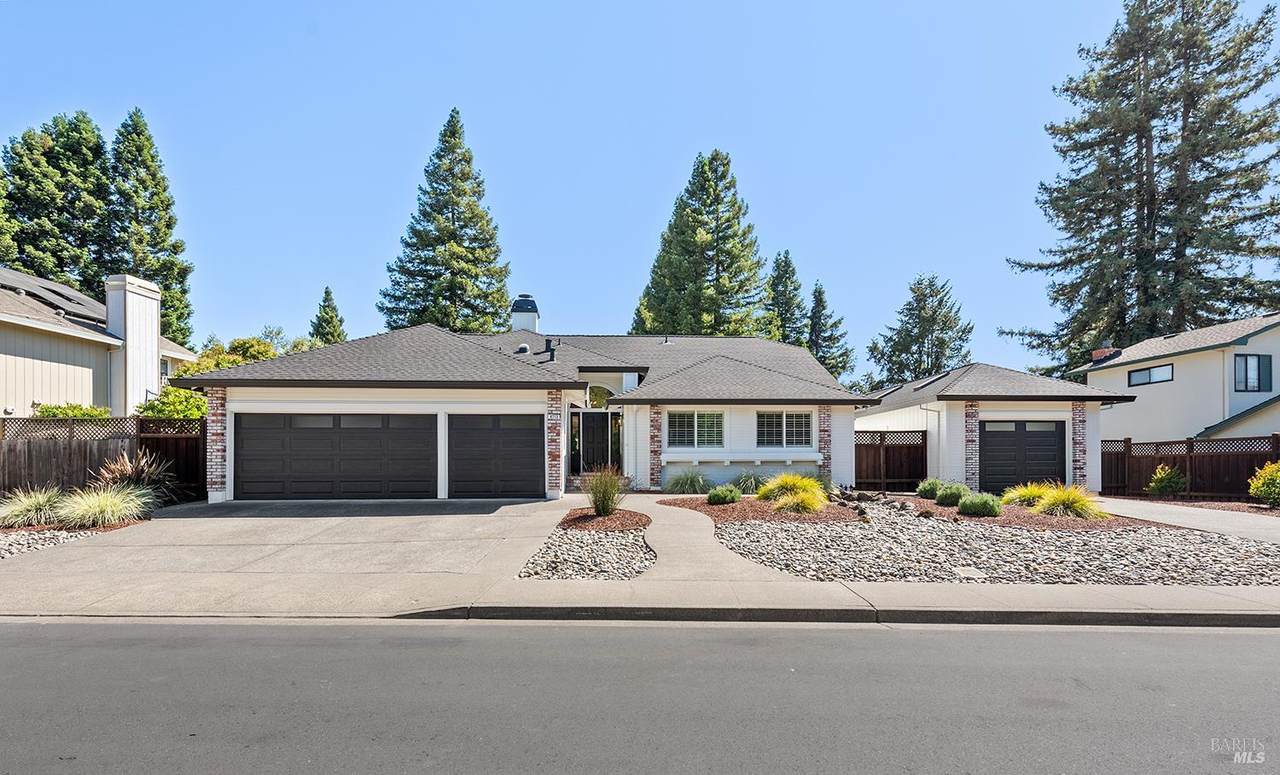 4713 Londonberry Drive - Photo 1