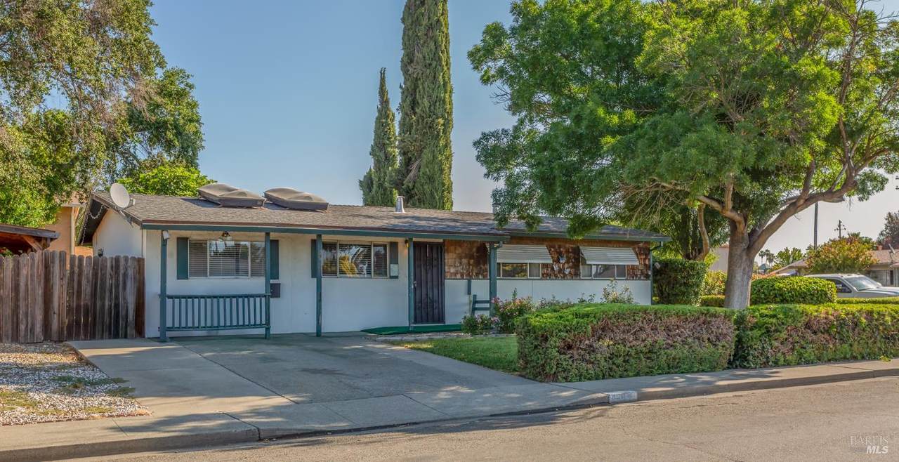 490 Pear Tree Lane - Photo 1