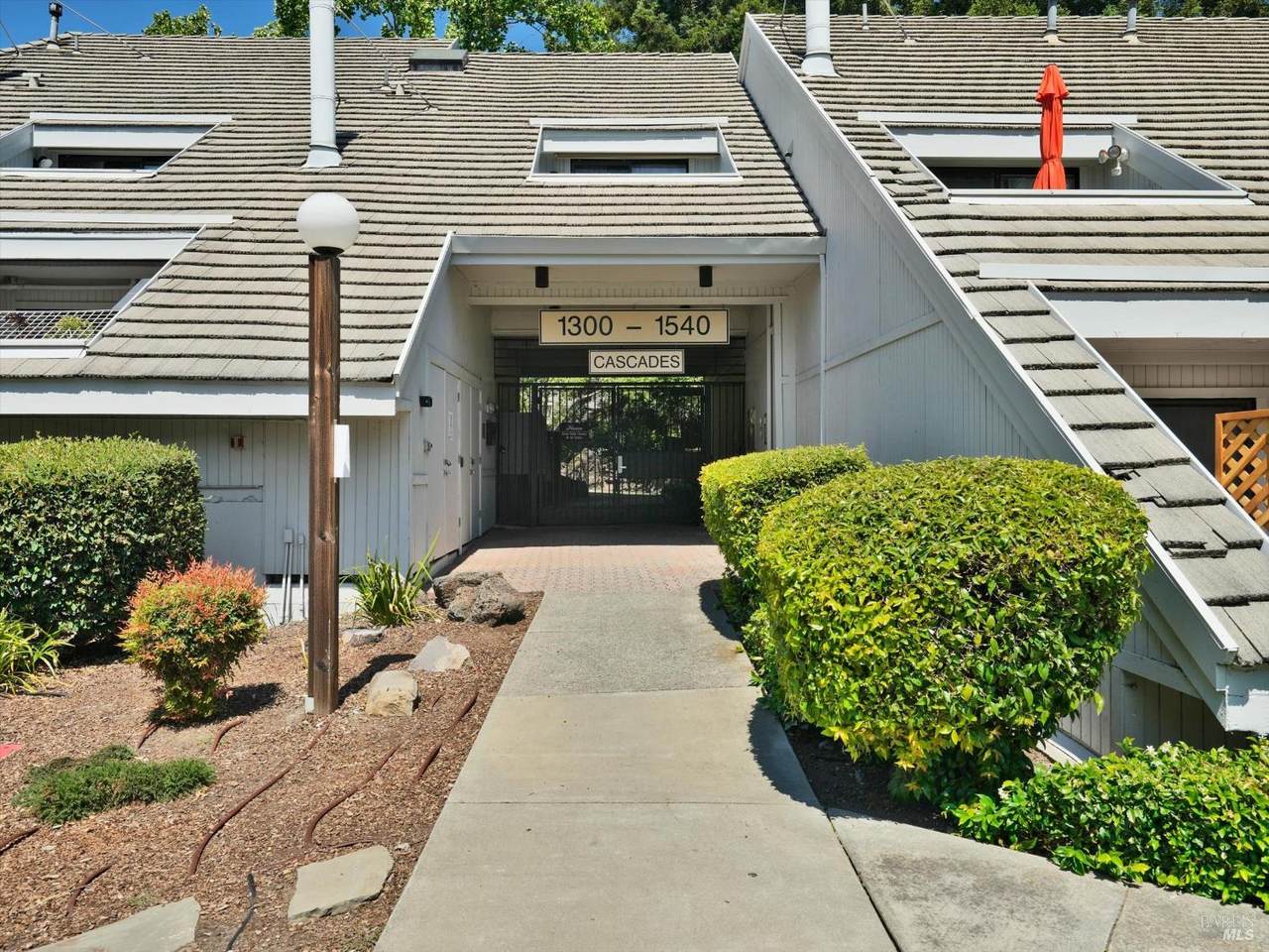1534 Mission Boulevard - Photo 1