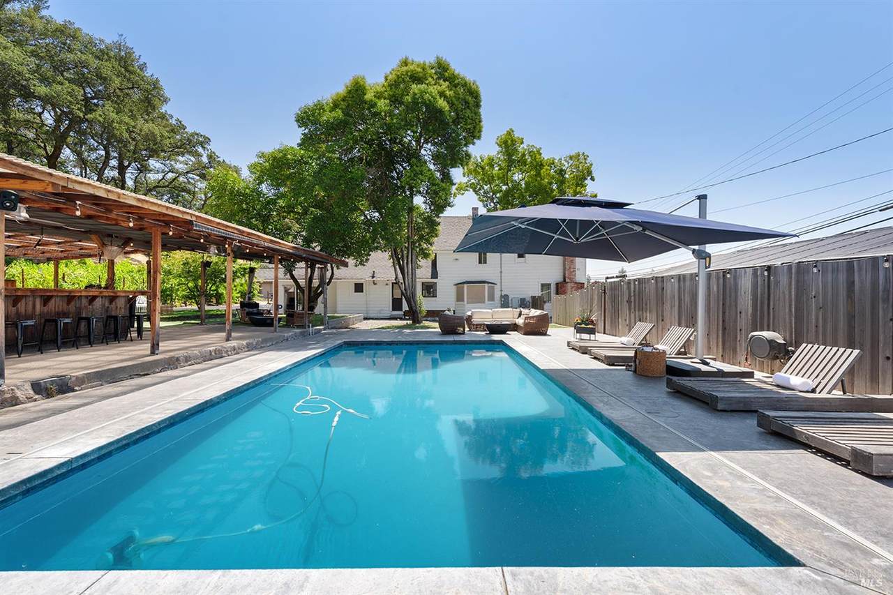 995 Dry Creek Road - Photo 1