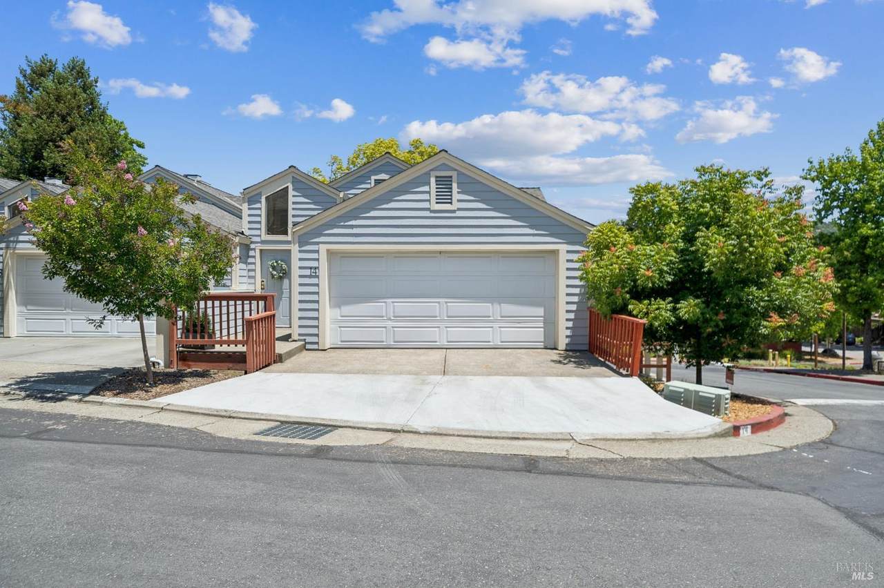 14 Summerhill Way - Photo 1