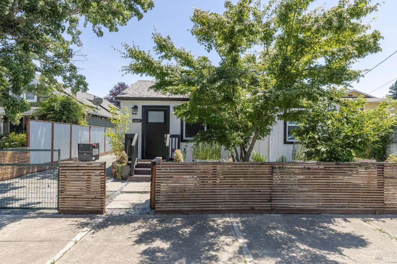 1667 H Street - Photo 1