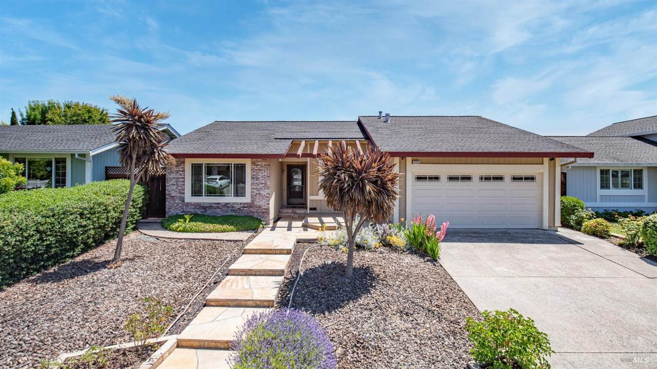 1523 Griffin Way - Photo 1