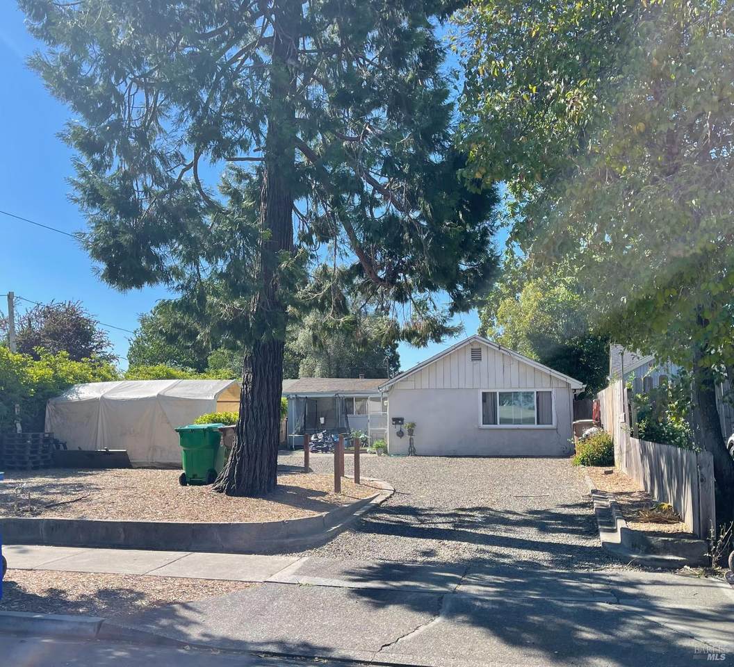 1541 Menlo Avenue - Photo 1