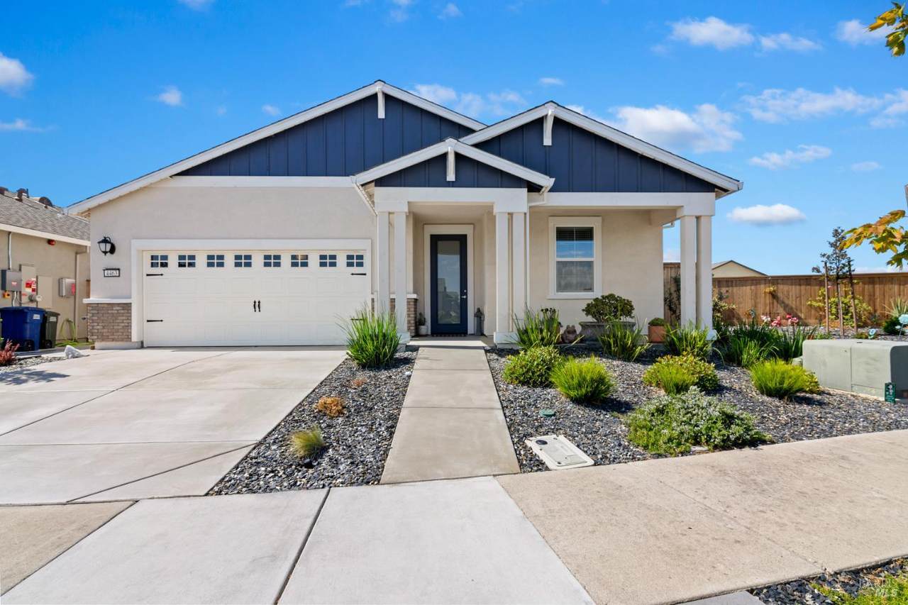 4463 Canada Way - Photo 1