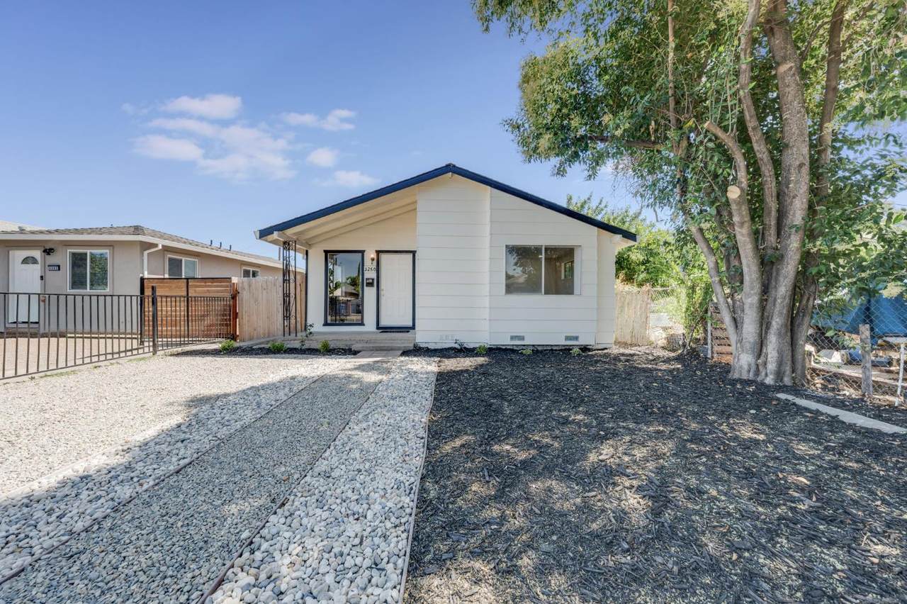 3260 38th Avenue - Photo 1