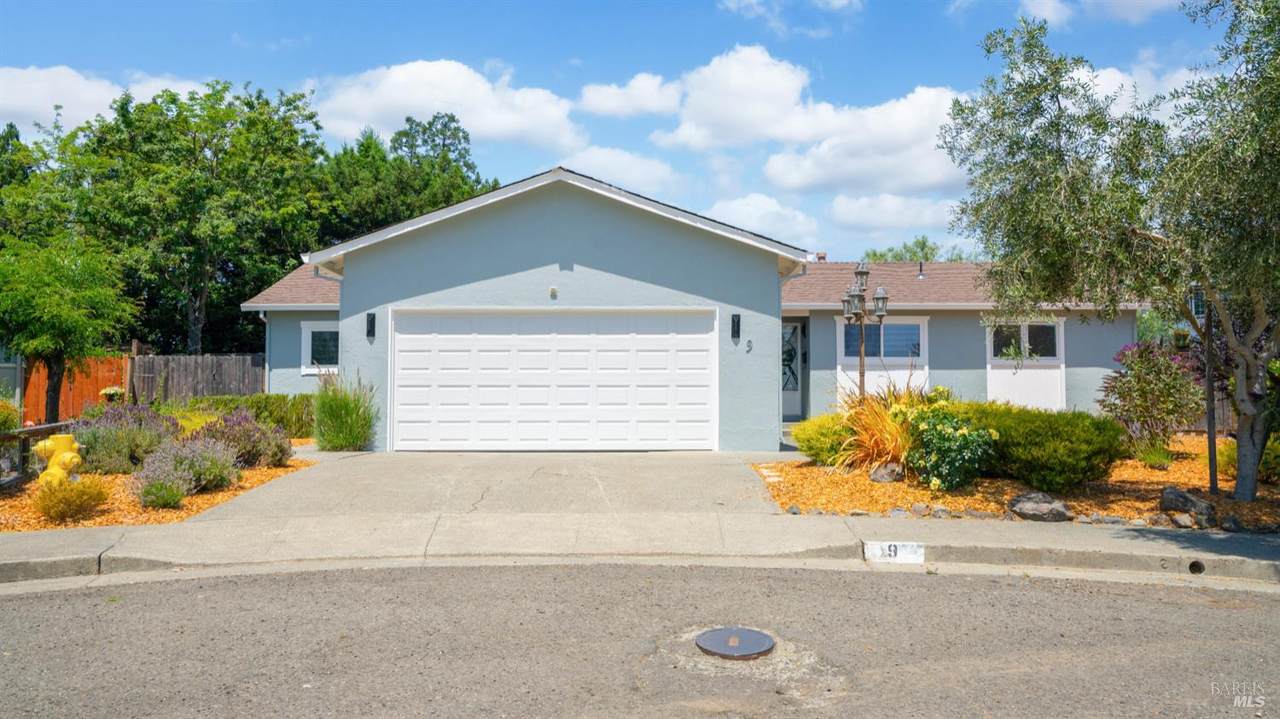 9 Eddie Court - Photo 1
