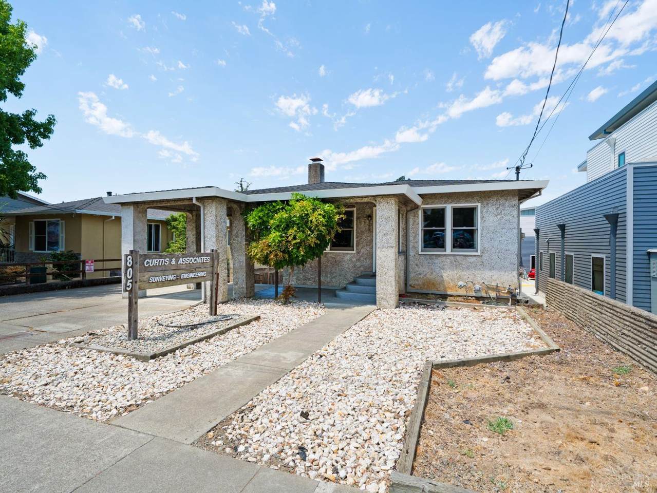 805 Healdsburg Avenue - Photo 1