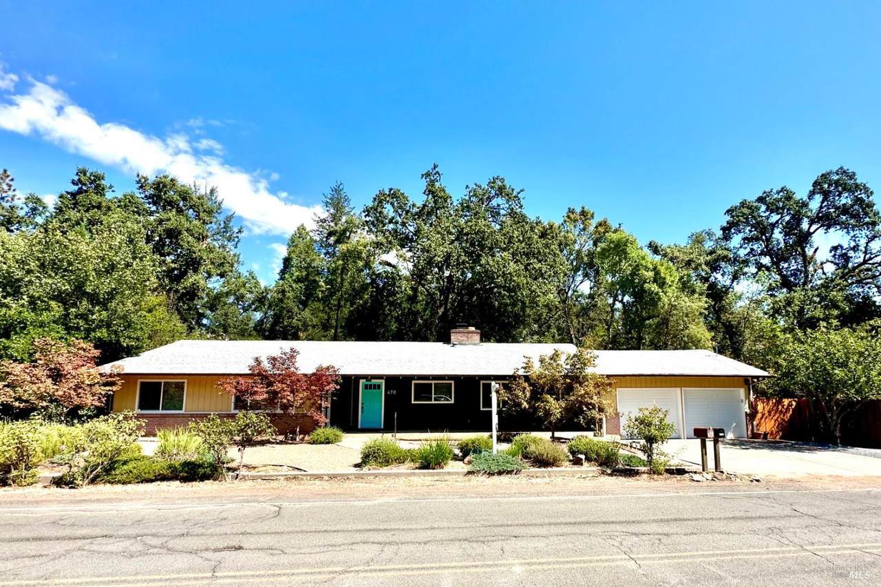 470 College Avenue - Photo 1