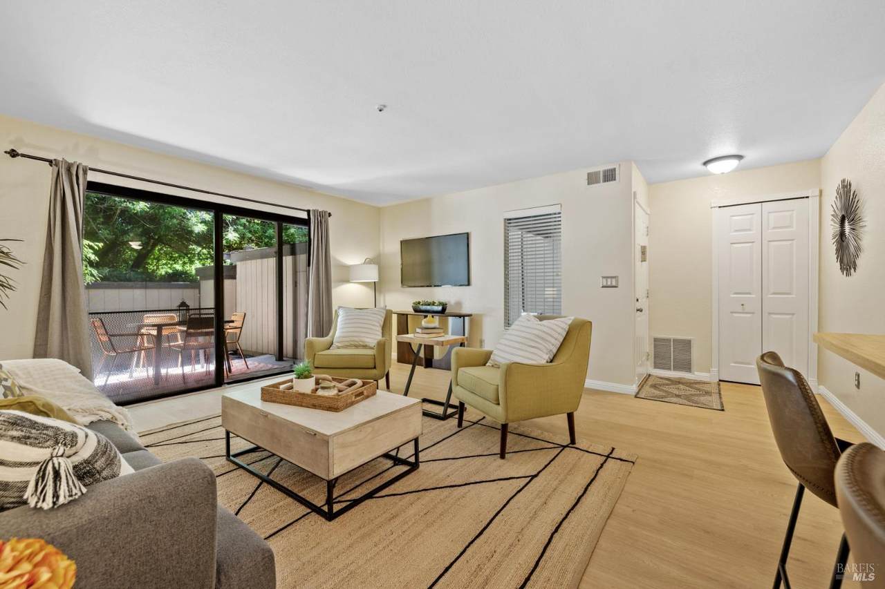 76 Creek Court - Photo 1