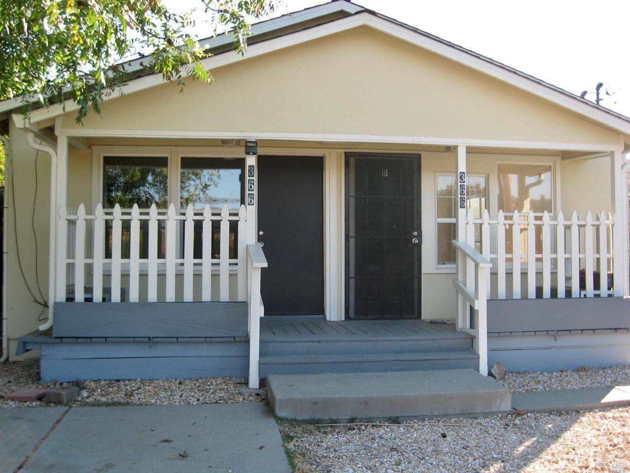 366 Brown Street - Photo 1