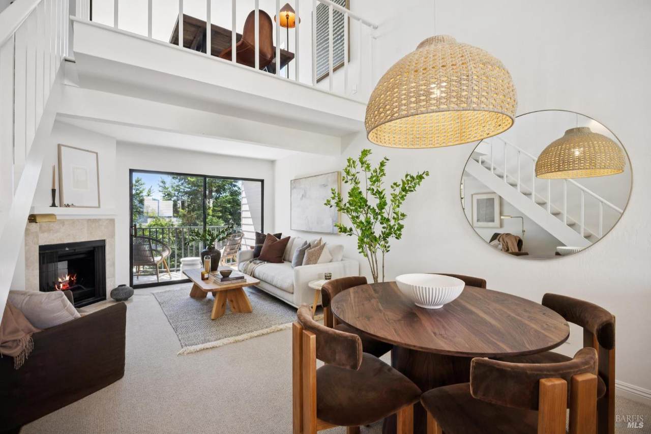 904 Via Casitas - Photo 1