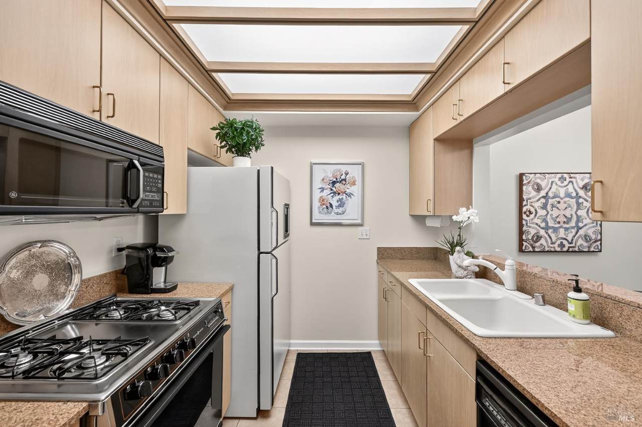 400 Deer Valley Road - Photo 1
