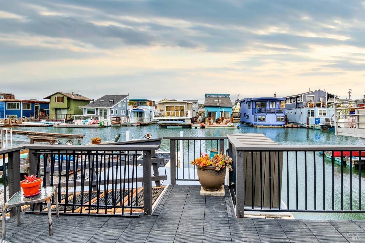 7 Pier - Photo 1