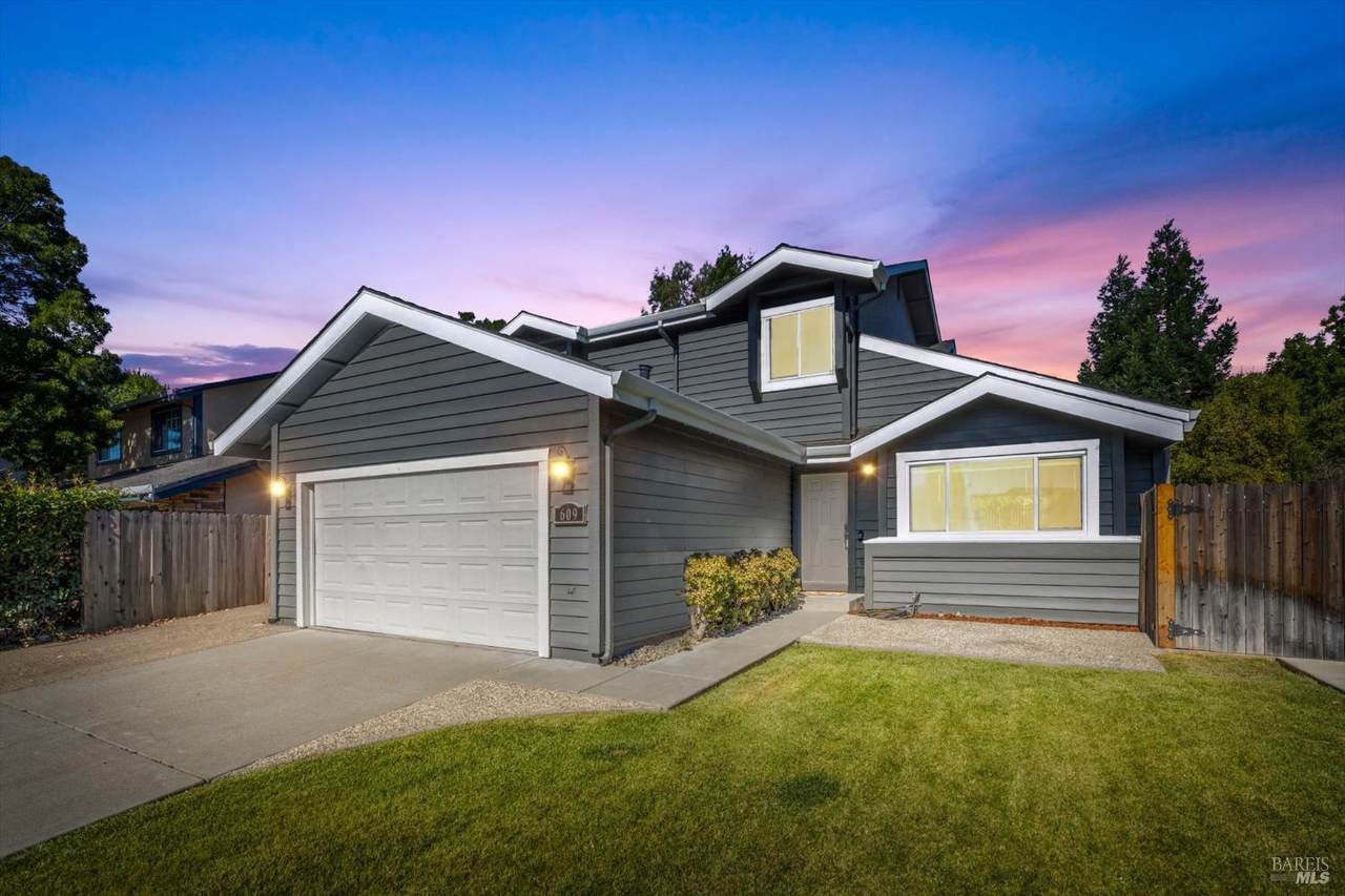 609 Tipperary Drive - Photo 1