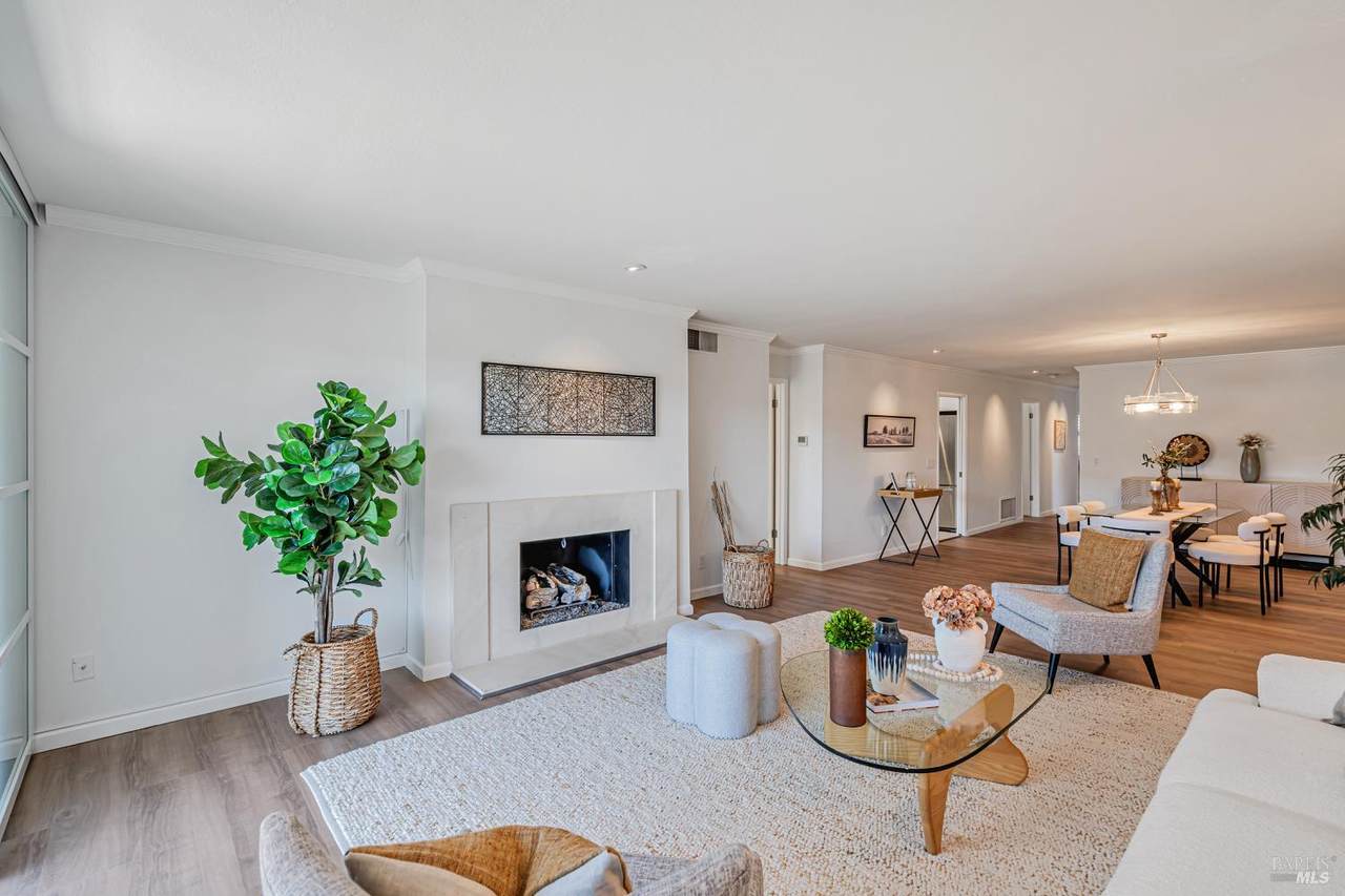565 Via Casitas - Photo 1