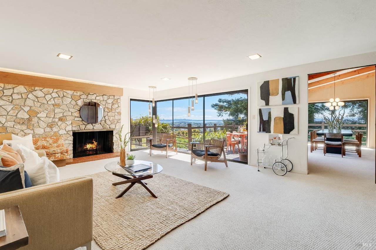 6046 Monterey Avenue - Photo 1