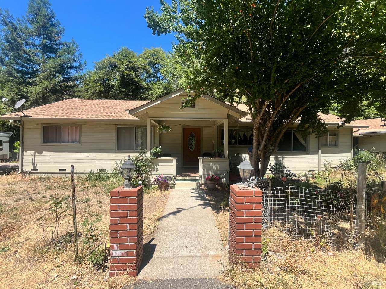 28550 101 Highway - Photo 1