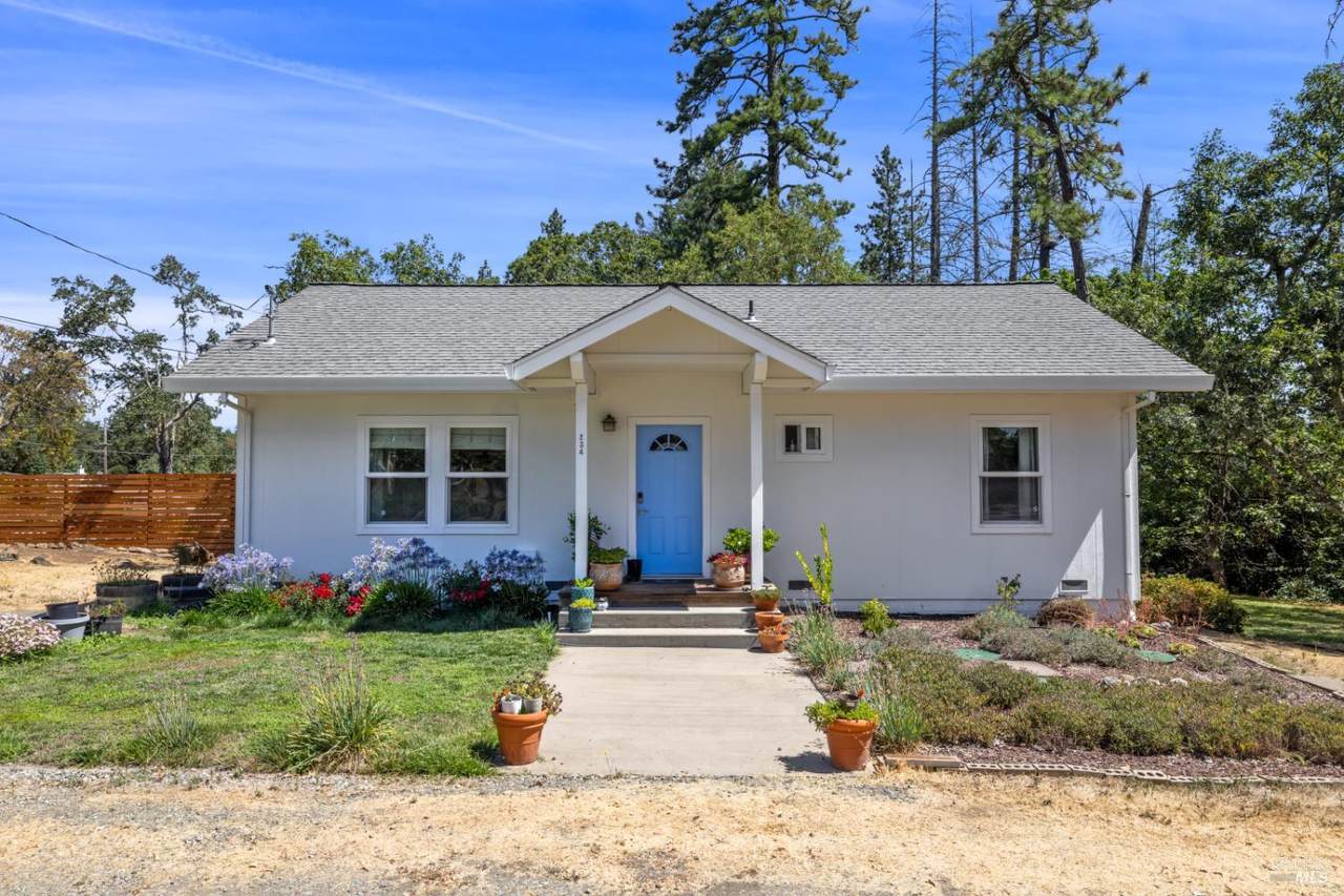 228 Mariposa Drive - Photo 1