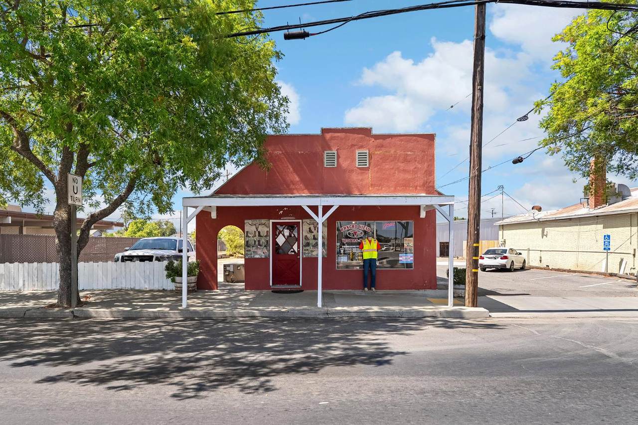 752 E Street - Photo 1