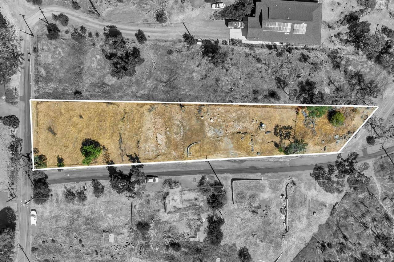 110 Pine Place - Photo 1