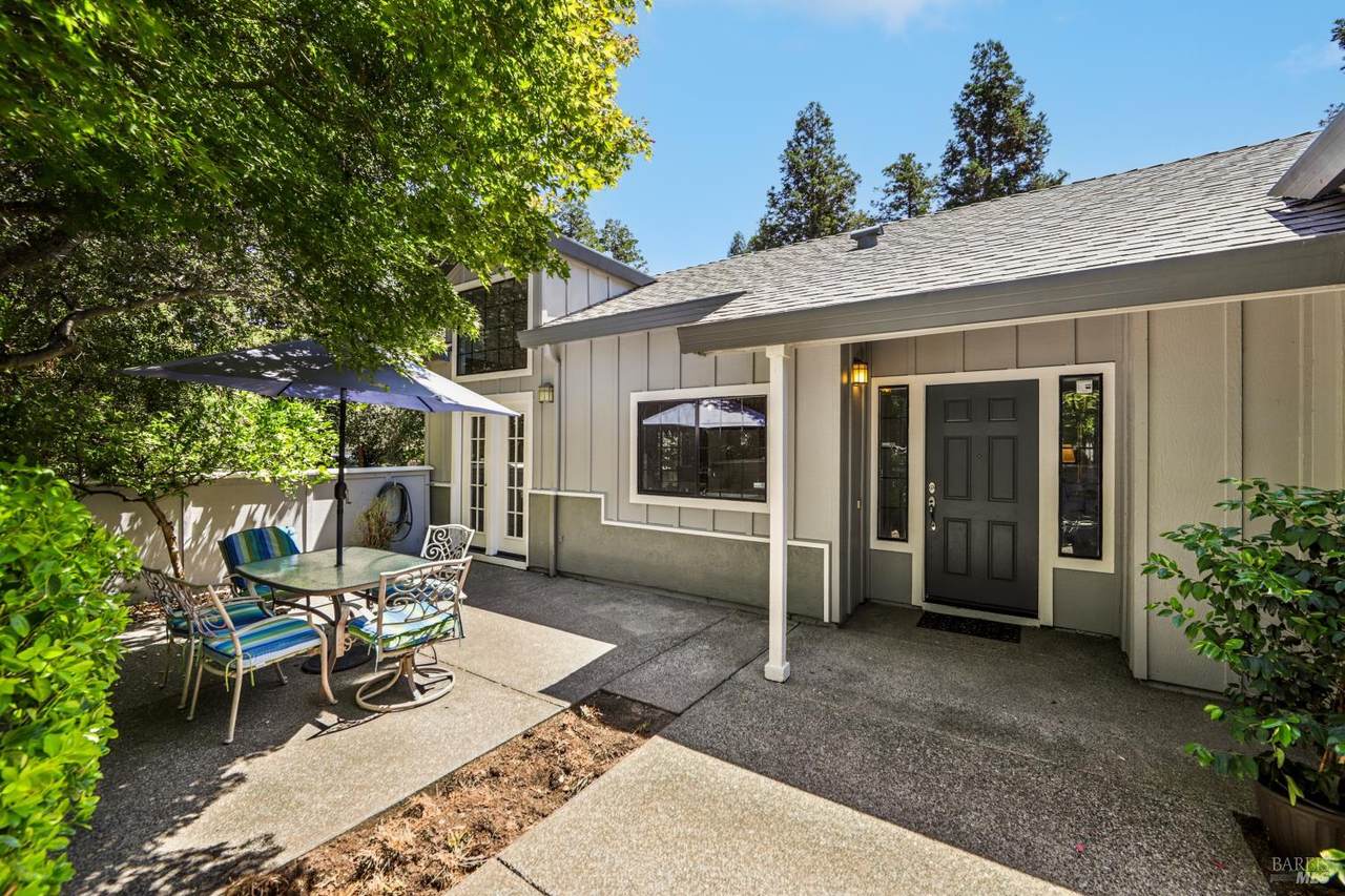 709 Amherst Circle - Photo 1