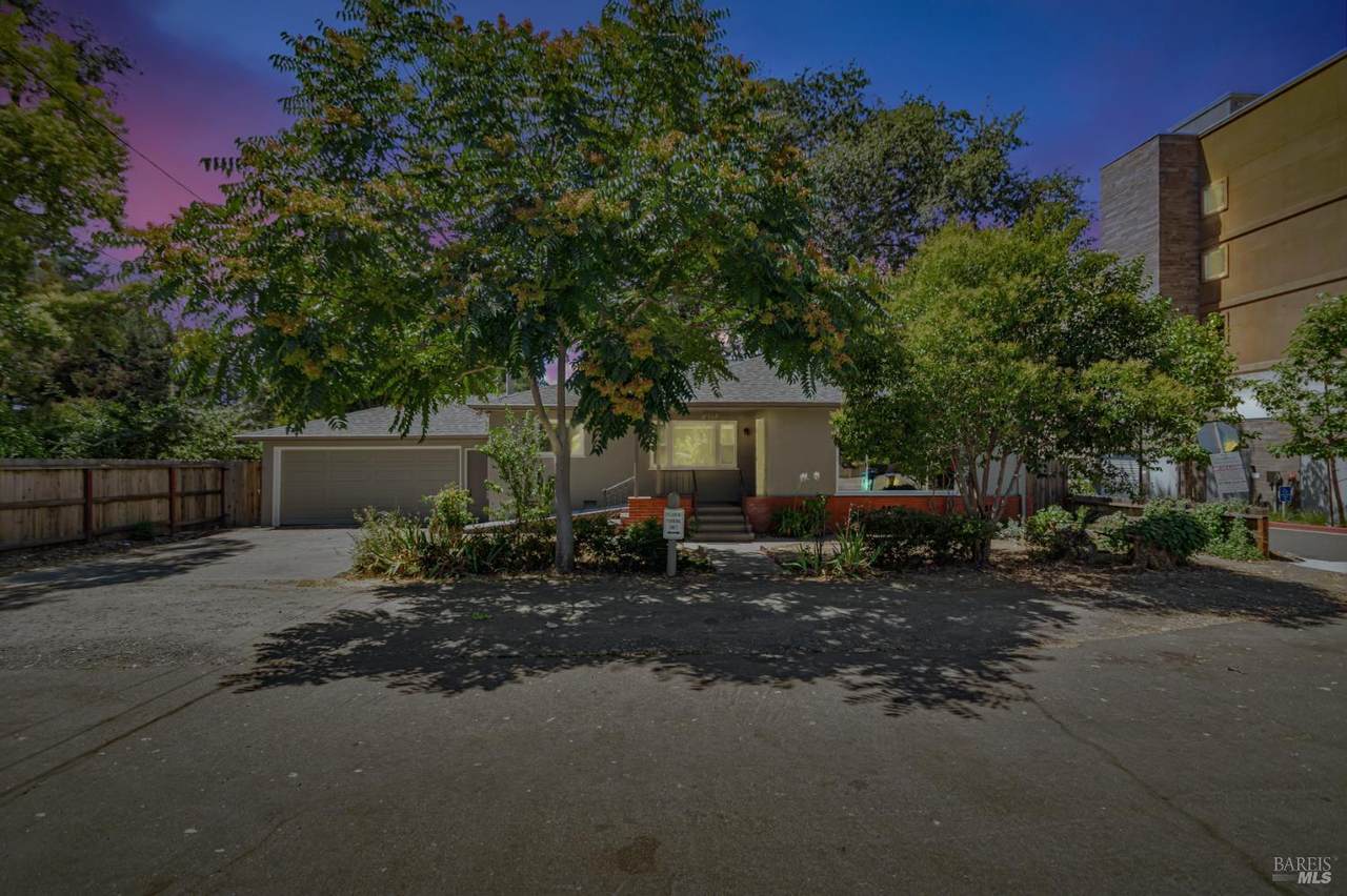 209 Decoe Street - Photo 1