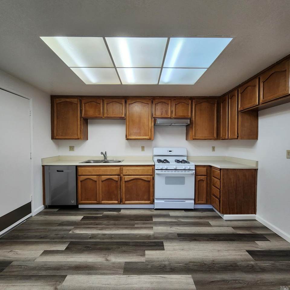 1024 Scott Street - Photo 1