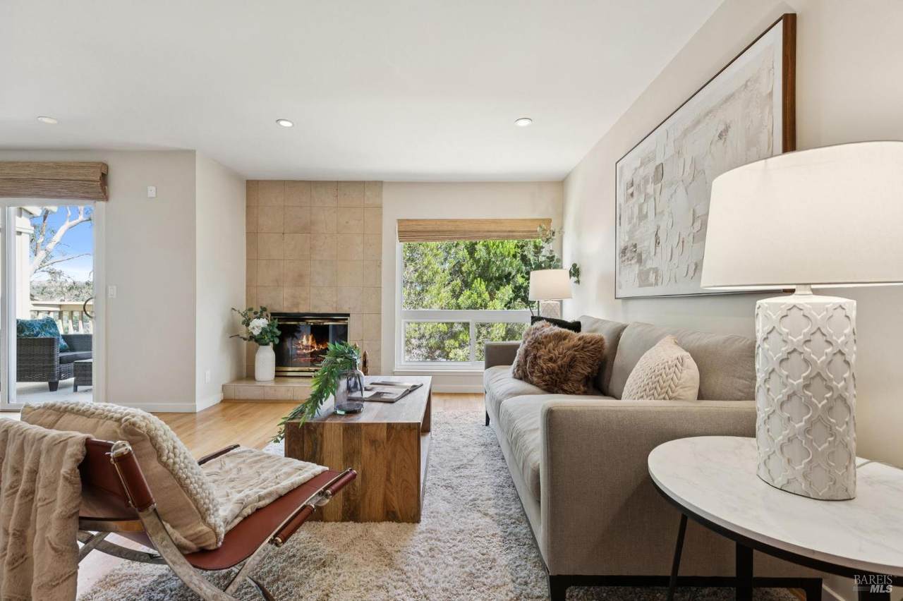 11 Thoreau Circle - Photo 1