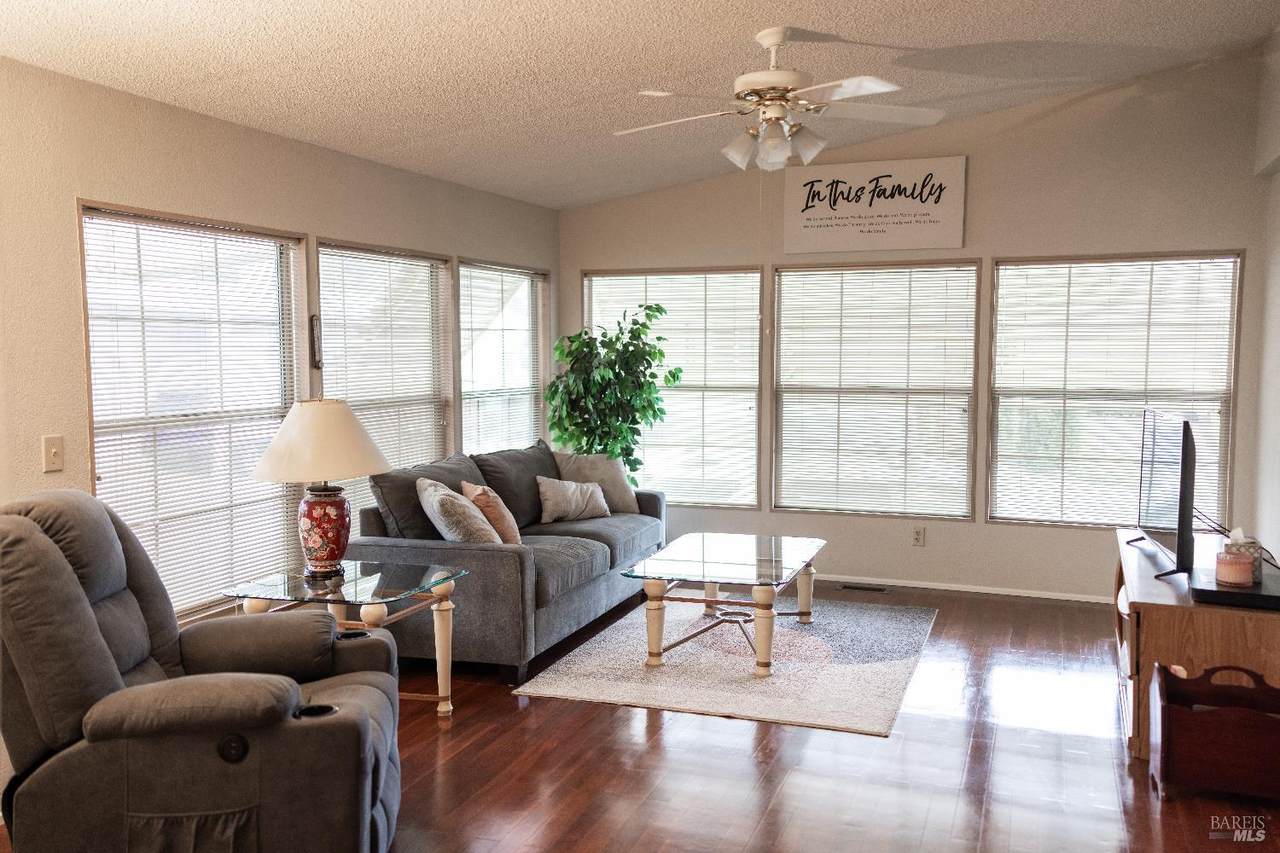 171 Colonial Park Drive - Photo 1