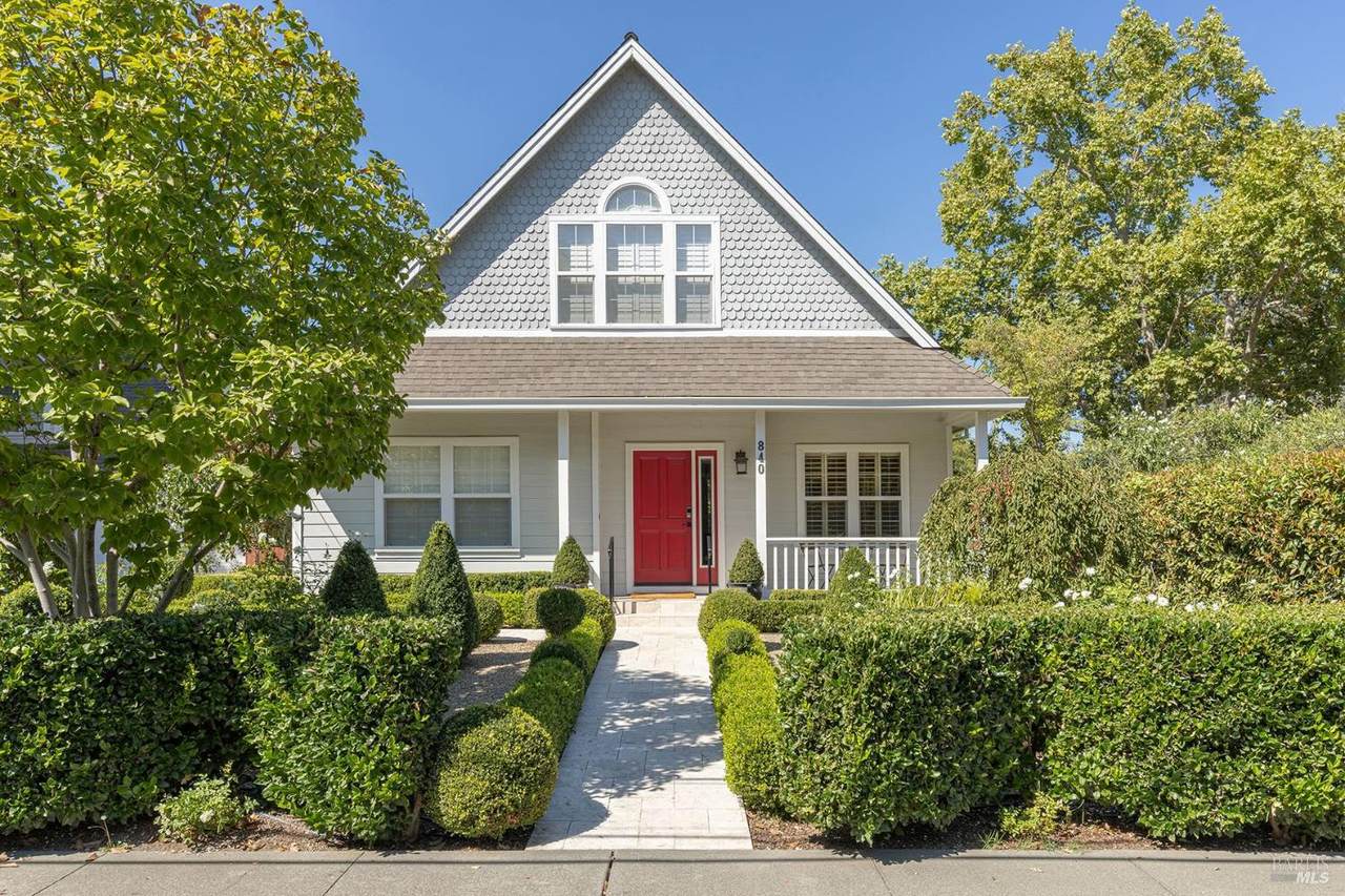 840 Hunt Avenue - Photo 1