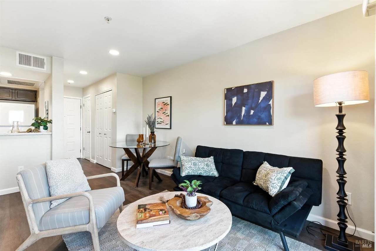 213 Mariner Way - Photo 1