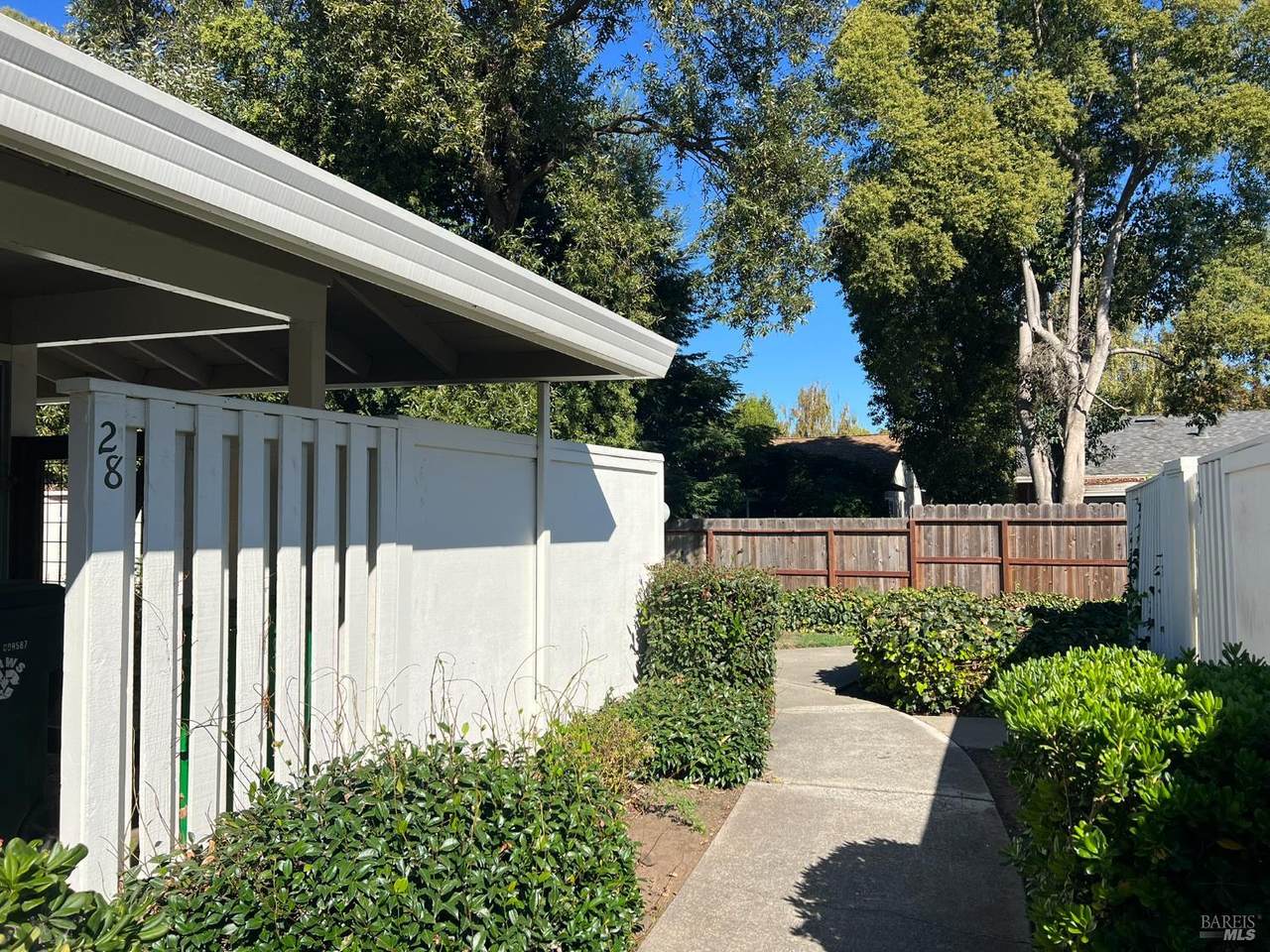 28 Belvedere Court - Photo 1