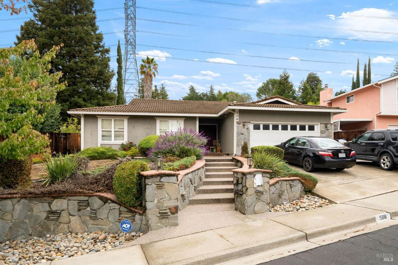 506 Midway Court - Photo 1