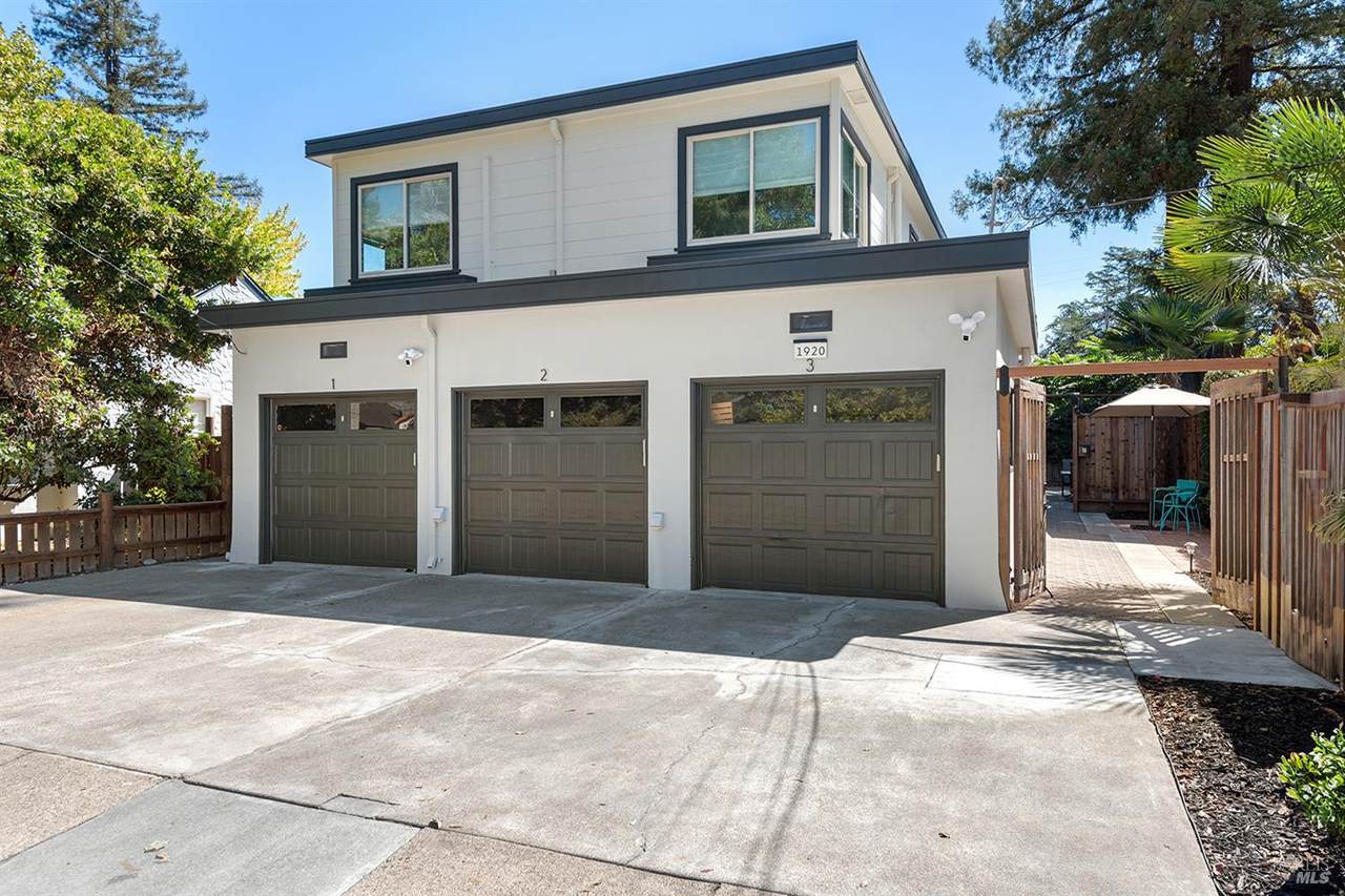 1920 Belmont Court - Photo 1