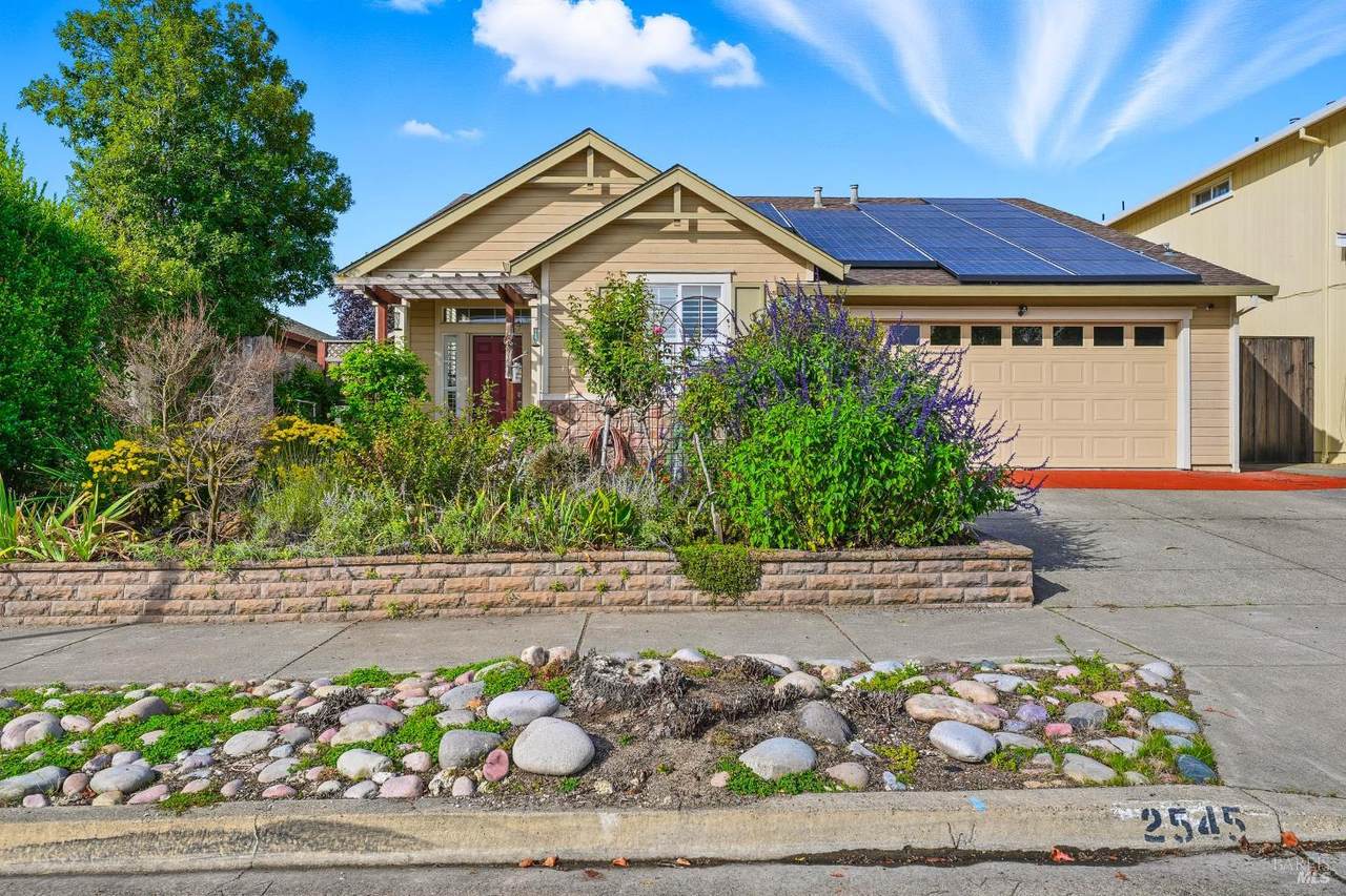 2545 Thistle Creek Street - Photo 1