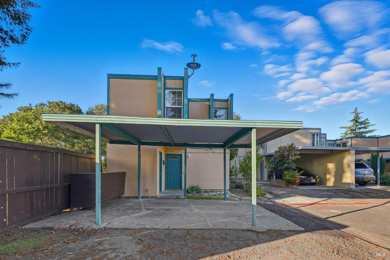 788 Simpson Place - Photo 1